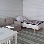 Saunamoekki Jaerven Rannalla 公寓