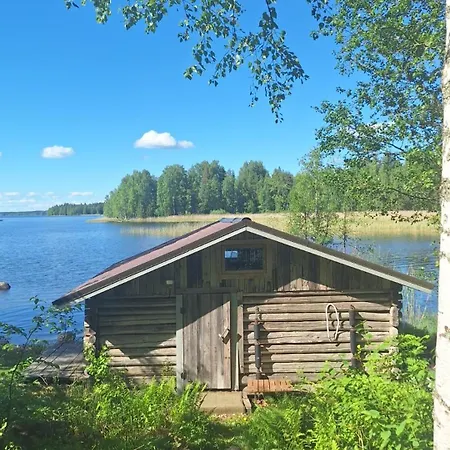 Saunamoekki Jaerven Rannalla *
