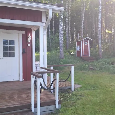 Saunamoekki Jaerven Rannalla